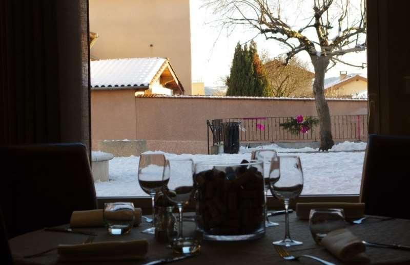 Le Place Neuve Brullioles Εστιατόριο φωτογραφία
